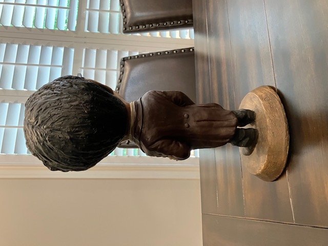 Groucho Marx ESCO Statue For Sale / Groucho Marx ESCO Chalkware Statues For Sale Groucho Marx ESCO Statue For Sale / Groucho Marx ESCO Chalkware Statues For Sale