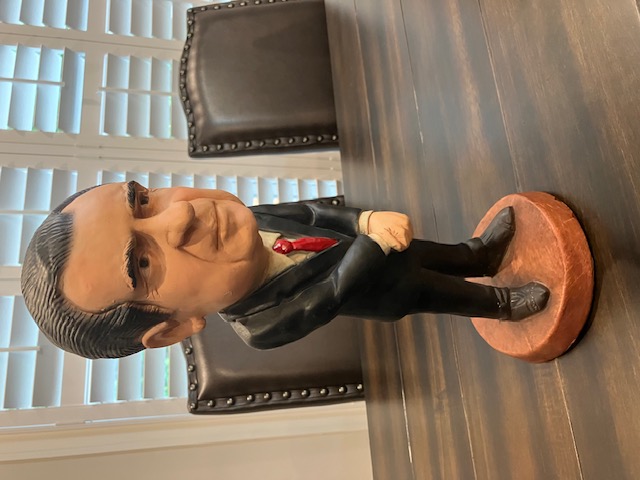 Richard Nixon ESCO Statue For Sale / Richard Nixon ESCO Chalkware Statues For Sale Richard Nixon ESCO Statue For Sale / Richard Nixon ESCO Chalkware Statues For Sale