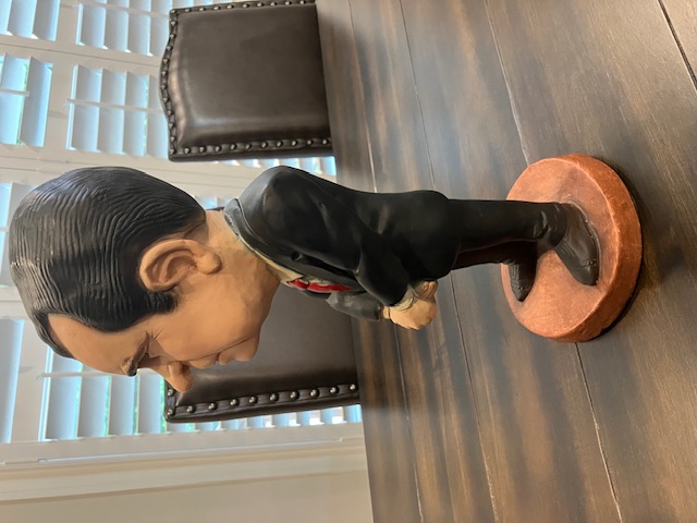 Richard Nixon ESCO Statue For Sale / Richard Nixon ESCO Chalkware Statues For Sale Richard Nixon ESCO Statue For Sale / Richard Nixon ESCO Chalkware Statues For Sale